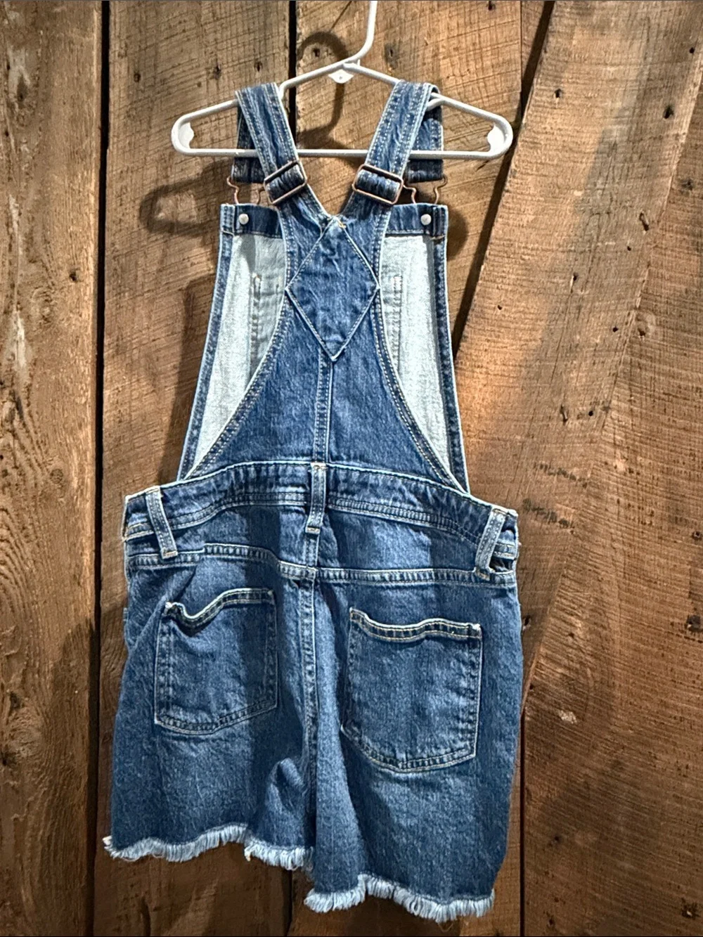 Cato shoulder hardware